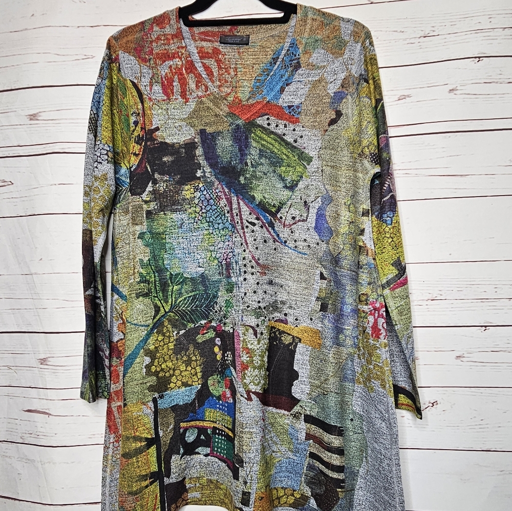 Inoah Wearable Art Long Sleeve V-Neck Bold Tunic - Picture 6 of 14